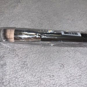Mac foundation brush